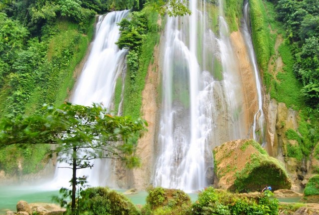 Keindahan Panorama Wisata Alam Curug Cikaso, Sejarah Singkat Curug Cikaso, Lokasi wisata alam Curug Cikaso, Rute Perjalanan Menuju Kawasan Wisata Curug Cikaso, Pesona Keindahan Objek Wisata Alam Curug Cikaso, Abadikan Moment Indah Berfoto di Curug Cikaso, Tips Penting Berwisata ke Curug Cikaso