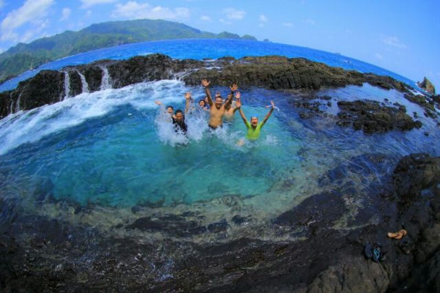 Keseruan pantai kiluan lampung, Akses Jalan Menuju Pantai Kiluan Lampung, Letak Pantai Kiluan Lampung, Perjalanan Menantang Menuju Pantai Kiluan Lampung, Harga Tiket Masuk Pantai Kiluan Lampung, Melihat Lumba-lumba Langsung di Alam