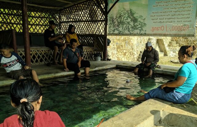 Kolam terapi ikan banyak diminati wisatawan Curug Cigamea Bogor dengan beragam khasiat untuk kesehatan via Google Maps @Annas Zukhra, Informasi Umum, Lokasi Curug Cigamea, Rute Menuju Lokasi, Peta Menuju Lokasi Curug Cigamea, Fasilitas, Pesona Keindahan Alam Wisata Curug Cigamea, Harga Tiket Masuk Kawasan Wisata Curug Cigamea, Aktivitas Seru di Curug Cigamea