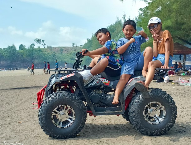 Main ATV di Pantai Serang Ant Pray, Informasi Umum, Keindahan Pantai Serang Blitar Jawa Timur, Rute Menuju Pantai Serang Blitar, Aktivitas Seru di Pantai Serang Blitar