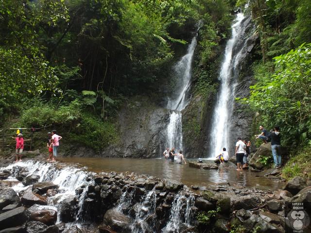 Objek Wisata Alam Curug Cilember, 1. Pura Parahyangan Jagatkarta, Bogor, 2. Taman Bunga Nusantara, 3. Curug Cilember, Bogor, 4. Danau Dora, Bogor, 5. Curug Hordeng, Bogor, 6. Pasar Ah Poong, Sentul Bogor, 7. Curug Cibaliung, Bogor, 8. Goa Agung Garunggang, 9. Rumah Pohon dan Jembatan Kayu Gantung Curug Ciherang Jonggol , 10. Little Venice Kota Bunga Puncak , 11. Penangkaran Rusa Giri Jaya Cariu , 12. The Jungle Water Adventure , 13. Curug Bidadari Sentul Paradise Park , 14. Taman Sakura Kebun Raya Cibodas , 15. Warso Farm, Bogor , 16. Rafting Sungai Cisadane , 17. Jungleland Adventure Theme Park , 18. Fly Indonesia Paragliding , 19. Gunung Pancar, Bogor , 20. Taman Safari Indonesia , 21. Taman Wisata Mekarsari, Bogor , 22. The High Land Park Resort (Mongolian Camp Bogor) , 23. Kampung Budaya Sindangbarang , 24. Taman Wisata Matahari di Bogor , 25. Bukit Alesano, Bogor , 26. Bika Bogor Talubi
