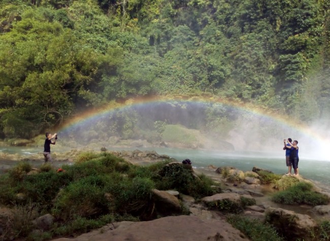 Pesona Keindahan Objek Wisata Alam Curug Cikaso, Sejarah Singkat Curug Cikaso, Lokasi wisata alam Curug Cikaso, Rute Perjalanan Menuju Kawasan Wisata Curug Cikaso, Pesona Keindahan Objek Wisata Alam Curug Cikaso, Abadikan Moment Indah Berfoto di Curug Cikaso, Tips Penting Berwisata ke Curug Cikaso
