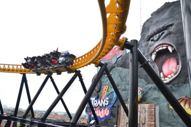 Yamaha Racing Coaster Trans Studio Bandung, 1. Edukasi Taman Lalu Lintas Ade Irma Suryani, 2. Edukasi Taman Superhero, 3. Edukasi Kebun Binatang Bandung, 4. Edukasi Phantasia Barbie Gallery, 5. Wisata Padepokan Dayang Sumbi, 6. Wisata Kampung Gajah, 7. Edukasi Jendela Alam, 8. Edukasi Saung Angklung Udjo, 9. Edukasi Bandung Science Center, 10. Edukasi Crayon’s Craf & Co, 11. Taman Kupu Cihanjuang, 12. Karang Setra Waterpark, 13. Taman Bermain MIM, 14. Trans Studio, 15. Kebun Strawberry Ciwidey, 16. Miss Bee Providore, 17. Gang Sereh, 18. Maya Hirai School of Origami, 19. SPICE Camp (Spirit Camp Educity), 20. Komunitas Hong, 21. Crayon’s Craft & Co, 22. Rumah Batik Komar, 23. The Farm House, 24. Ciwidey Valley Waterpark Resort, 25. Kampung Batu Malakasari, 26. Bandung Carnival Land, 27. Ranca Upas, Ciwidey, 28. Kampung Dago Pojok, 29. Dusun Bambu Family Leisure Park, 30. Park Hopping, 31. De’Ranch, 32. Dago Dream Park, 33. Fairy Garden (Fairy Garden By The Lodge), 34. Lembang Park & Zoo, 35. Sudut Pandang Bandung, 36. Terminal Wisata Grafika Cikole