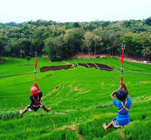 DESA WISATA BRUBUH (TAMAN KAYANGAN) via Instagram.com @desawisatabrubah