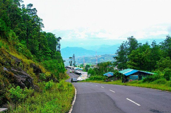Objek Wisata keluarga Cemoro sewu