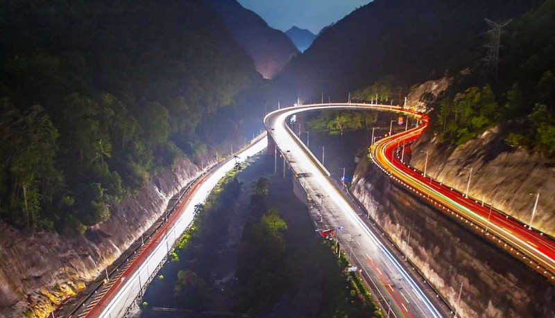 - 65 Tempat Wisata di Sumatera Barat Terhits yang Wajib Dikunjungi, 1. Jam Gadang di Bukit Tinggi, 2. Istana Baso Pagaruyung, 3. Pantai Carocok Painan, 4. Lobang Jepang, 5. Pantai Padang ‘Nan Rancak Bana’ , 6. Pantai Gandoriah Pariaman, 7. Puncak Lawang Maninjau, 8. Lembah Anai , 9. Museum Adityawarman, 10. Pantai Muaro Padang & Jembatan Siti Nurbaya, 11. Pantai Kata Pariaman, 12. Benteng Fort de Kock, 13. Ngarai Sianok, 14. Pantai Cermin, 15. Wisata Pantai Caroline/Carolina, 16. Air Panas Bukik Kili, 17. Danau Maninjau, 18. Pemandian Lubuk Minturun, 19. Lembah Harau , 20. Puncak Anai (Pemandian dan Camping Ground), 21. Pesona Kepulauan Mentawai , 22. Janjang Seribu Great Wall of Koto Gadang, 23. Danau Singkarak, 24. Danau Diateh dan Danau Dibawah ( Danau Kembar ), 25. Pantai Aie Manih si Malin Kundang, 26. Pulau Cubadak, 27. Kawasan Wisata Mandeh, 28. Pulau Sikuai, 29. Tirta Alami, 30. Air Terjun Nyarai, 31. Pemandian Alam Sako Tapan, 32. Lubuak Bonta, 33. Lubuak Mato Kuciang, 34. Pemandian Alami Batang Tabik, 35. Lubuak Paraku, 36. Air Terjun Timbulun, 37. Muaro Binguang, 38. Ngalau Indah , 39. Jembatan Akar Pesisir Selatan, 40. Pulau Pasumpahan , 41. Pantai Nirwana, 42. Air Terjun Tigo Tingkek, 43. Air Terjun Sarasah Banyak Gariang, 44. Panorama Sitinjau Lauik, 45. Tapian Puti, 46. Lubuak Rantiang, 47. Sirukam Dairy Farm, 48. Puncak Gagoan, 49. Rumah Pohon Laing Park Solok, 50. Puncak Gobah, 51. Air Terjun Kapalo Banda Koto Hilalang, 52. Danau Talang – Solok, 53. Danau Dieteh dan Danau Dibawah, 54. Kebun Teh Alahan Panjang, Solok, 55. Jembatan Kelok Sembilan, 56. Air Terjun Lubuak Bulan, 57. Padang Mengatas, 58. Pulau Angso Duo Pariaman, 59. Pantai Tiram, 60. Puncak Langkisau