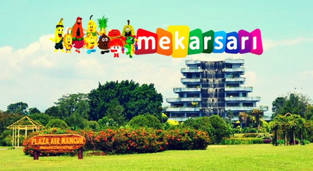 1. Pura Parahyangan Jagatkarta, Bogor, 2. Taman Bunga Nusantara, 3. Curug Cilember, Bogor, 4. Danau Dora, Bogor, 5. Curug Hordeng, Bogor, 6. Pasar Ah Poong, Sentul Bogor, 7. Curug Cibaliung, Bogor, 8. Goa Agung Garunggang, 9. Rumah Pohon dan Jembatan Kayu Gantung Curug Ciherang Jonggol , 10. Little Venice Kota Bunga Puncak , 11. Penangkaran Rusa Giri Jaya Cariu , 12. The Jungle Water Adventure , 13. Curug Bidadari Sentul Paradise Park , 14. Taman Sakura Kebun Raya Cibodas , 15. Warso Farm, Bogor , 16. Rafting Sungai Cisadane , 17. Jungleland Adventure Theme Park , 18. Fly Indonesia Paragliding , 19. Gunung Pancar, Bogor , 20. Taman Safari Indonesia , 21. Taman Wisata Mekarsari, Bogor , 22. The High Land Park Resort (Mongolian Camp Bogor) , 23. Kampung Budaya Sindangbarang , 24. Taman Wisata Matahari di Bogor , 25. Bukit Alesano, Bogor , 26. Bika Bogor Talubi