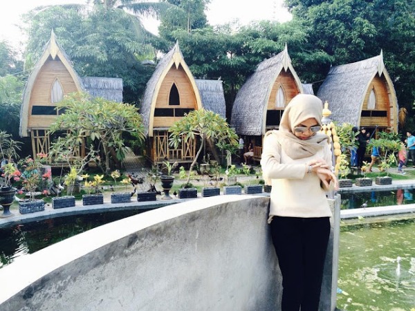 Desa Wisata Religi Bongo, 1. TIARA Water Park, 2. Pantai Ratu, 3. Benteng Ulanta, 4. Pantai TAMENDAO, 5. Desa Wisata Religi Buboho Bongo, 6. Pulo Cinta Gorontalo, 7. Air Terjun Hiyaliyo Da’a, 8. Air Terjun Permai Taludaa, 9. Pantai Kurenai, 10. Pantai Dunu, 11. Wisata Laut Olele, 12. Pulau Saronde, 13. Pantai Mananggu, 14. Air Terjun Tenilo, 15. Pantai Tenilo, 16. Pantai Bolihutuo, 17. Desa Suku Bajo (Desa Torosiaje), 18. Benteng Otanaha, 19. Wisata Bahari Hiu Paus, 20. Monumen Nani Wartabone, 21. Pantai Pasir Putih Leato, 22. Menara Keagungan Limboto, 23. Pemandian Air Panas Lombongo, 24. Pantai Tangga 2000, 25. Air Terjun Ayuhulalo, 26. Pantai Indah Boalemo, 27. Pusat Karawo, 28. Pantai Botutonuo, 29. Pacuan Karapan Sapi, 30. Teluk Tomini, 31. Kolam Renang Potanga, 32. Pulau Bitila, 33. Wisata Pentadio Resort, 34. Rumah Adat Gorontalo, 35. Wisata Bukit Layang Gorontalo, 36. Masjid Walima Emas Gorontalo, 37. Danau Perintis, 38. Pulau Diyonumo, 39. Danau Limboto, 40. Taman Nasional Bogani Nani Wartabone Gorontalo
