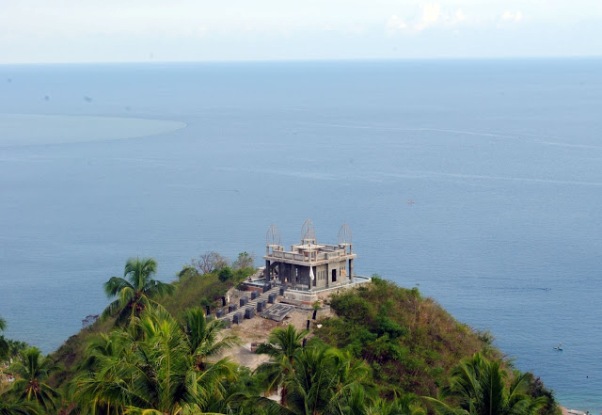 Masjid Walima Emas Gorontalo, 1. TIARA Water Park, 2. Pantai Ratu, 3. Benteng Ulanta, 4. Pantai TAMENDAO, 5. Desa Wisata Religi Buboho Bongo, 6. Pulo Cinta Gorontalo, 7. Air Terjun Hiyaliyo Da’a, 8. Air Terjun Permai Taludaa, 9. Pantai Kurenai, 10. Pantai Dunu, 11. Wisata Laut Olele, 12. Pulau Saronde, 13. Pantai Mananggu, 14. Air Terjun Tenilo, 15. Pantai Tenilo, 16. Pantai Bolihutuo, 17. Desa Suku Bajo (Desa Torosiaje), 18. Benteng Otanaha, 19. Wisata Bahari Hiu Paus, 20. Monumen Nani Wartabone, 21. Pantai Pasir Putih Leato, 22. Menara Keagungan Limboto, 23. Pemandian Air Panas Lombongo, 24. Pantai Tangga 2000, 25. Air Terjun Ayuhulalo, 26. Pantai Indah Boalemo, 27. Pusat Karawo, 28. Pantai Botutonuo, 29. Pacuan Karapan Sapi, 30. Teluk Tomini, 31. Kolam Renang Potanga, 32. Pulau Bitila, 33. Wisata Pentadio Resort, 34. Rumah Adat Gorontalo, 35. Wisata Bukit Layang Gorontalo, 36. Masjid Walima Emas Gorontalo, 37. Danau Perintis, 38. Pulau Diyonumo, 39. Danau Limboto, 40. Taman Nasional Bogani Nani Wartabone Gorontalo