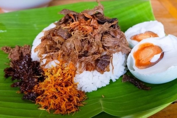 Nasi Krawu Gresik via IG @ordeingresik, 1. Pulau Bawean, 2. Pulau Noko, 3. Pantai Pulau Cina, 4. Pulau Noko Selayar, 5. Pantai Delegan, 6. Pantai Sukaoneng, 7. Pantai Ria, 8. Pantai Kuburan Panjang, 9. Pantai Labuhan, 10. Pantai Terosan, 11. Pantai Mayangkara, 12. Bukit Kapur Sekapuk, 13. Gunung Surowiti, 14. Air Terjun Laccar, 15. Air Terjun Patar Selamat, 16. Gua Gelang Agung, 17. Air Terjun Putri, 18. Telaga Ngipik, 19. Dynasty Water World, 20. Gua Giri Gajah, 21. Prasasti Gosari, 22. Masjid Agung Gresik, 23. Sendang Banyu Biru Lowayu, 24. Tempat Petilasan Sunan Kalijaga, 25. Tempat Wisata Adenium, 26. Hutan Mangrove Ujungpangkah, 27. Air Terjun Murtalaya, 28. Gua Langsih, 29. Danau Kastoba, 30. Bukit Jamur, 31. Bukit Kapur Suci, 32. Bukit Larangan, 33. Bukit Awan Waterpark, 34. Museum Sunan Giri, 35. Pemandian Air Panas Sangkapura, 36. Bendungan Gerak Sembayat, 37. Tanjung Gaang, 37. Penangkaran Rusa, 39. Kota Lama Gresik, 40. Kampung Kemasan Gresik, 41. Klenteng Kim Hin Kiong, 42. Situs Giri Kedaton & Makam Raden Supeno, 43. Makam Sunan Maulana Malik Ibrahim, 44. Bukit Bintang Gresik, 45. Alun Alun Gresik, 46. Wahana Ekspresi Poesponegoro, 47. Top View, 48. Lembing Kopeng, 49. Telaga Pegat, 50. Wisata Petik Buah Naga, 51. Pulau Mengare, 52. Makam Siti Fatimah, 53. Masjid KH Ahmad Dahlan, 54. Pantai Karang Kering, 55. Pulau Gili, 56. Makam Sunan Prapen, 57. Pantai Mombhul, 58. Mercusuar Dusun Bom Bawean, 1. Nasi Krawu Gresik, 2. Warung Apung Rahmawati, 3. Pucoki House, 4. Dynasty Resto and Cafe, 5. Veranda Cafe and Pasta House Gresik