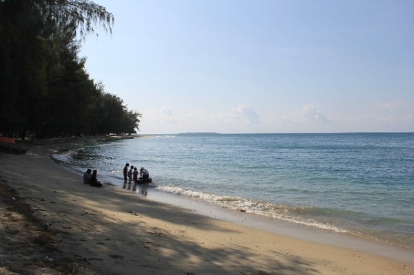 Pantai Indah Boalemo, 1. TIARA Water Park, 2. Pantai Ratu, 3. Benteng Ulanta, 4. Pantai TAMENDAO, 5. Desa Wisata Religi Buboho Bongo, 6. Pulo Cinta Gorontalo, 7. Air Terjun Hiyaliyo Da’a, 8. Air Terjun Permai Taludaa, 9. Pantai Kurenai, 10. Pantai Dunu, 11. Wisata Laut Olele, 12. Pulau Saronde, 13. Pantai Mananggu, 14. Air Terjun Tenilo, 15. Pantai Tenilo, 16. Pantai Bolihutuo, 17. Desa Suku Bajo (Desa Torosiaje), 18. Benteng Otanaha, 19. Wisata Bahari Hiu Paus, 20. Monumen Nani Wartabone, 21. Pantai Pasir Putih Leato, 22. Menara Keagungan Limboto, 23. Pemandian Air Panas Lombongo, 24. Pantai Tangga 2000, 25. Air Terjun Ayuhulalo, 26. Pantai Indah Boalemo, 27. Pusat Karawo, 28. Pantai Botutonuo, 29. Pacuan Karapan Sapi, 30. Teluk Tomini, 31. Kolam Renang Potanga, 32. Pulau Bitila, 33. Wisata Pentadio Resort, 34. Rumah Adat Gorontalo, 35. Wisata Bukit Layang Gorontalo, 36. Masjid Walima Emas Gorontalo, 37. Danau Perintis, 38. Pulau Diyonumo, 39. Danau Limboto, 40. Taman Nasional Bogani Nani Wartabone Gorontalo