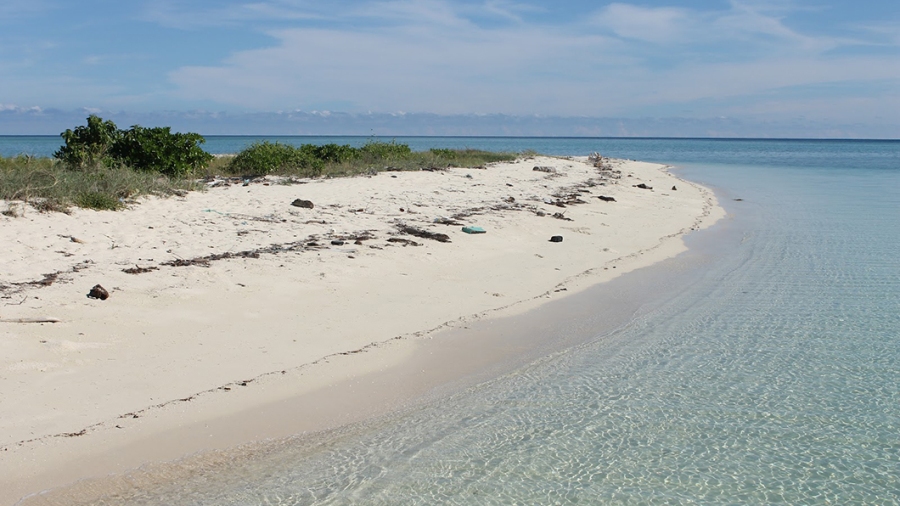 Pantai Labuhan, 1. Pulau Bawean, 2. Pulau Noko, 3. Pantai Pulau Cina, 4. Pulau Noko Selayar, 5. Pantai Delegan, 6. Pantai Sukaoneng, 7. Pantai Ria, 8. Pantai Kuburan Panjang, 9. Pantai Labuhan, 10. Pantai Terosan, 11. Pantai Mayangkara, 12. Bukit Kapur Sekapuk, 13. Gunung Surowiti, 14. Air Terjun Laccar, 15. Air Terjun Patar Selamat, 16. Gua Gelang Agung, 17. Air Terjun Putri, 18. Telaga Ngipik, 19. Dynasty Water World, 20. Gua Giri Gajah, 21. Prasasti Gosari, 22. Masjid Agung Gresik, 23. Sendang Banyu Biru Lowayu, 24. Tempat Petilasan Sunan Kalijaga, 25. Tempat Wisata Adenium, 26. Hutan Mangrove Ujungpangkah, 27. Air Terjun Murtalaya, 28. Gua Langsih, 29. Danau Kastoba, 30. Bukit Jamur, 31. Bukit Kapur Suci, 32. Bukit Larangan, 33. Bukit Awan Waterpark, 34. Museum Sunan Giri, 35. Pemandian Air Panas Sangkapura, 36. Bendungan Gerak Sembayat, 37. Tanjung Gaang, 37. Penangkaran Rusa, 39. Kota Lama Gresik, 40. Kampung Kemasan Gresik, 41. Klenteng Kim Hin Kiong, 42. Situs Giri Kedaton & Makam Raden Supeno, 43. Makam Sunan Maulana Malik Ibrahim, 44. Bukit Bintang Gresik, 45. Alun Alun Gresik, 46. Wahana Ekspresi Poesponegoro, 47. Top View, 48. Lembing Kopeng, 49. Telaga Pegat, 50. Wisata Petik Buah Naga, 51. Pulau Mengare, 52. Makam Siti Fatimah, 53. Masjid KH Ahmad Dahlan, 54. Pantai Karang Kering, 55. Pulau Gili, 56. Makam Sunan Prapen, 57. Pantai Mombhul, 58. Mercusuar Dusun Bom Bawean, 1. Nasi Krawu Gresik, 2. Warung Apung Rahmawati, 3. Pucoki House, 4. Dynasty Resto and Cafe, 5. Veranda Cafe and Pasta House Gresik