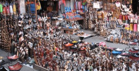Pasar Sukowati, 1. Museum Blanco Renaissance, 2. Museum Seni Agung Rai, 3. Pura Puseh Desa Batuan, 4. Candi Gunung Kawi, 5. Bali Safari &amp; Marine Park, 6. Mandala Wisata Wenara Wana, 7. Museum Puri Lukisan, 8. Museum Seni Neka, 9. Goa Gajah, 10. Pasar Sukowati, 11. Pemandian Pura Tirta Empul, 12. Bali Bird Park, 13. Elephant Safari Park, 14. Kebun Binatang Bali, 15. Air Terjun Tegenungan, 16. Bukit Campuhan, 17. Taman Kupu-Kupu Kemenuh, 18. Pura Tirta Empul, 19. Pura Taman Saraswati, 20.  Air terjun Kanto lampo, 21. Air Terjun Goa Rang Reng, 22. Desa Tegalalang, 23. Arung Jeram di Sungai Ayung, 24. Taman Nusa, 25. Pantai Lebih Gianyar, 26. Bukit Jati Waterboom, 27. Sekar Bumi Farm, 28. Wisata Bali Pulina, 29. Puri Saren Agung, 30. Puri Dalem Agung Padangtegal, 31. Wisata Desa Ubud, 32. Wisata Hidden Canyon Beji Guwang, 33. Desa Wisata Nyuh Kuning, 34. Wisata Rudana Museum, 35. Wisata Monkey Forest, 36. Wisata Tari Legong Mahabharata, 37. Wisata Pasar Tradisional Di Ubud, 38. Wisata Pasar Senggol Di Ubud, 39. Wisata Desa Celuk, 40. Wisata Pura Pegulingan di Tampaksiring, 41. Wisata Pura Bukit Camplung, 42. Pura Kebo Edan, 43. Pura Dalem Sidan, 44. Wisata Desa Sidan, 45. Wisata Pantai Siyut, 46. Wisata Pantai Secret Ketewel, 47. Wisata Pura Dharma Durga Kutri, 48. Museum Pendet di Ubud, 49. Wisata Pantai Cucukan, 50. Wisata Goa Garba, 51. Wisata Desa Petulu, 52. Wisata Relief Yeh Pulu, 53. Wisata Tari Barong, 54. Wisata Candi Tebing, 55. Wisata Pantai Purnama
