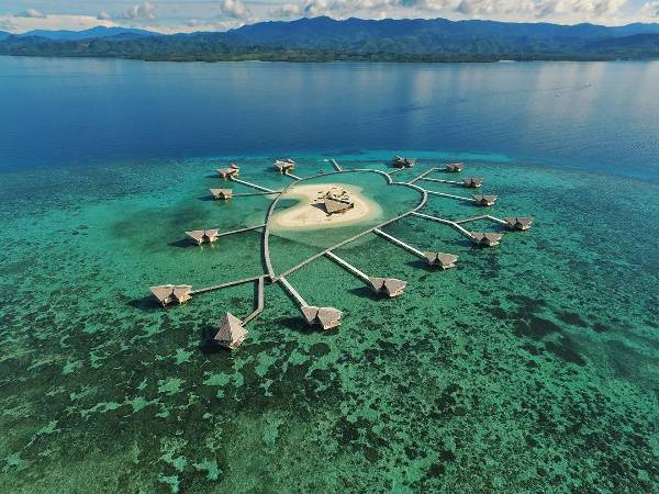Pulau Cinta Gorontalo, 1. TIARA Water Park, 2. Pantai Ratu, 3. Benteng Ulanta, 4. Pantai TAMENDAO, 5. Desa Wisata Religi Buboho Bongo, 6. Pulo Cinta Gorontalo, 7. Air Terjun Hiyaliyo Da’a, 8. Air Terjun Permai Taludaa, 9. Pantai Kurenai, 10. Pantai Dunu, 11. Wisata Laut Olele, 12. Pulau Saronde, 13. Pantai Mananggu, 14. Air Terjun Tenilo, 15. Pantai Tenilo, 16. Pantai Bolihutuo, 17. Desa Suku Bajo (Desa Torosiaje), 18. Benteng Otanaha, 19. Wisata Bahari Hiu Paus, 20. Monumen Nani Wartabone, 21. Pantai Pasir Putih Leato, 22. Menara Keagungan Limboto, 23. Pemandian Air Panas Lombongo, 24. Pantai Tangga 2000, 25. Air Terjun Ayuhulalo, 26. Pantai Indah Boalemo, 27. Pusat Karawo, 28. Pantai Botutonuo, 29. Pacuan Karapan Sapi, 30. Teluk Tomini, 31. Kolam Renang Potanga, 32. Pulau Bitila, 33. Wisata Pentadio Resort, 34. Rumah Adat Gorontalo, 35. Wisata Bukit Layang Gorontalo, 36. Masjid Walima Emas Gorontalo, 37. Danau Perintis, 38. Pulau Diyonumo, 39. Danau Limboto, 40. Taman Nasional Bogani Nani Wartabone Gorontalo