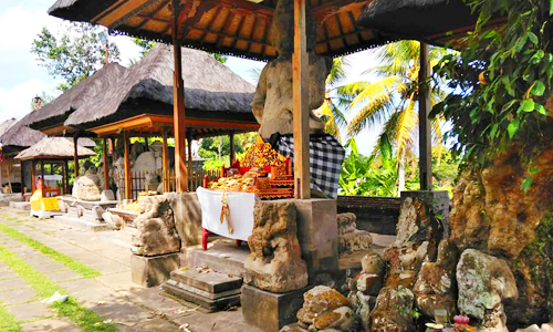 Pura Kebo Edan, 1. Museum Blanco Renaissance, 2. Museum Seni Agung Rai, 3. Pura Puseh Desa Batuan, 4. Candi Gunung Kawi, 5. Bali Safari &amp; Marine Park, 6. Mandala Wisata Wenara Wana, 7. Museum Puri Lukisan, 8. Museum Seni Neka, 9. Goa Gajah, 10. Pasar Sukowati, 11. Pemandian Pura Tirta Empul, 12. Bali Bird Park, 13. Elephant Safari Park, 14. Kebun Binatang Bali, 15. Air Terjun Tegenungan, 16. Bukit Campuhan, 17. Taman Kupu-Kupu Kemenuh, 18. Pura Tirta Empul, 19. Pura Taman Saraswati, 20.  Air terjun Kanto lampo, 21. Air Terjun Goa Rang Reng, 22. Desa Tegalalang, 23. Arung Jeram di Sungai Ayung, 24. Taman Nusa, 25. Pantai Lebih Gianyar, 26. Bukit Jati Waterboom, 27. Sekar Bumi Farm, 28. Wisata Bali Pulina, 29. Puri Saren Agung, 30. Puri Dalem Agung Padangtegal, 31. Wisata Desa Ubud, 32. Wisata Hidden Canyon Beji Guwang, 33. Desa Wisata Nyuh Kuning, 34. Wisata Rudana Museum, 35. Wisata Monkey Forest, 36. Wisata Tari Legong Mahabharata, 37. Wisata Pasar Tradisional Di Ubud, 38. Wisata Pasar Senggol Di Ubud, 39. Wisata Desa Celuk, 40. Wisata Pura Pegulingan di Tampaksiring, 41. Wisata Pura Bukit Camplung, 42. Pura Kebo Edan, 43. Pura Dalem Sidan, 44. Wisata Desa Sidan, 45. Wisata Pantai Siyut, 46. Wisata Pantai Secret Ketewel, 47. Wisata Pura Dharma Durga Kutri, 48. Museum Pendet di Ubud, 49. Wisata Pantai Cucukan, 50. Wisata Goa Garba, 51. Wisata Desa Petulu, 52. Wisata Relief Yeh Pulu, 53. Wisata Tari Barong, 54. Wisata Candi Tebing, 55. Wisata Pantai Purnama