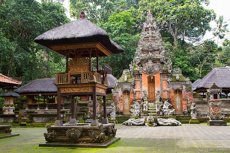 Puri Dalem Agung Padangtegal via M-kuta, 1. Museum Blanco Renaissance, 2. Museum Seni Agung Rai, 3. Pura Puseh Desa Batuan, 4. Candi Gunung Kawi, 5. Bali Safari &amp; Marine Park, 6. Mandala Wisata Wenara Wana, 7. Museum Puri Lukisan, 8. Museum Seni Neka, 9. Goa Gajah, 10. Pasar Sukowati, 11. Pemandian Pura Tirta Empul, 12. Bali Bird Park, 13. Elephant Safari Park, 14. Kebun Binatang Bali, 15. Air Terjun Tegenungan, 16. Bukit Campuhan, 17. Taman Kupu-Kupu Kemenuh, 18. Pura Tirta Empul, 19. Pura Taman Saraswati, 20.  Air terjun Kanto lampo, 21. Air Terjun Goa Rang Reng, 22. Desa Tegalalang, 23. Arung Jeram di Sungai Ayung, 24. Taman Nusa, 25. Pantai Lebih Gianyar, 26. Bukit Jati Waterboom, 27. Sekar Bumi Farm, 28. Wisata Bali Pulina, 29. Puri Saren Agung, 30. Puri Dalem Agung Padangtegal, 31. Wisata Desa Ubud, 32. Wisata Hidden Canyon Beji Guwang, 33. Desa Wisata Nyuh Kuning, 34. Wisata Rudana Museum, 35. Wisata Monkey Forest, 36. Wisata Tari Legong Mahabharata, 37. Wisata Pasar Tradisional Di Ubud, 38. Wisata Pasar Senggol Di Ubud, 39. Wisata Desa Celuk, 40. Wisata Pura Pegulingan di Tampaksiring, 41. Wisata Pura Bukit Camplung, 42. Pura Kebo Edan, 43. Pura Dalem Sidan, 44. Wisata Desa Sidan, 45. Wisata Pantai Siyut, 46. Wisata Pantai Secret Ketewel, 47. Wisata Pura Dharma Durga Kutri, 48. Museum Pendet di Ubud, 49. Wisata Pantai Cucukan, 50. Wisata Goa Garba, 51. Wisata Desa Petulu, 52. Wisata Relief Yeh Pulu, 53. Wisata Tari Barong, 54. Wisata Candi Tebing, 55. Wisata Pantai Purnama