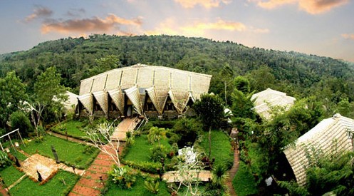 Wisata Desa Sidan, 1. Museum Blanco Renaissance, 2. Museum Seni Agung Rai, 3. Pura Puseh Desa Batuan, 4. Candi Gunung Kawi, 5. Bali Safari &amp; Marine Park, 6. Mandala Wisata Wenara Wana, 7. Museum Puri Lukisan, 8. Museum Seni Neka, 9. Goa Gajah, 10. Pasar Sukowati, 11. Pemandian Pura Tirta Empul, 12. Bali Bird Park, 13. Elephant Safari Park, 14. Kebun Binatang Bali, 15. Air Terjun Tegenungan, 16. Bukit Campuhan, 17. Taman Kupu-Kupu Kemenuh, 18. Pura Tirta Empul, 19. Pura Taman Saraswati, 20.  Air terjun Kanto lampo, 21. Air Terjun Goa Rang Reng, 22. Desa Tegalalang, 23. Arung Jeram di Sungai Ayung, 24. Taman Nusa, 25. Pantai Lebih Gianyar, 26. Bukit Jati Waterboom, 27. Sekar Bumi Farm, 28. Wisata Bali Pulina, 29. Puri Saren Agung, 30. Puri Dalem Agung Padangtegal, 31. Wisata Desa Ubud, 32. Wisata Hidden Canyon Beji Guwang, 33. Desa Wisata Nyuh Kuning, 34. Wisata Rudana Museum, 35. Wisata Monkey Forest, 36. Wisata Tari Legong Mahabharata, 37. Wisata Pasar Tradisional Di Ubud, 38. Wisata Pasar Senggol Di Ubud, 39. Wisata Desa Celuk, 40. Wisata Pura Pegulingan di Tampaksiring, 41. Wisata Pura Bukit Camplung, 42. Pura Kebo Edan, 43. Pura Dalem Sidan, 44. Wisata Desa Sidan, 45. Wisata Pantai Siyut, 46. Wisata Pantai Secret Ketewel, 47. Wisata Pura Dharma Durga Kutri, 48. Museum Pendet di Ubud, 49. Wisata Pantai Cucukan, 50. Wisata Goa Garba, 51. Wisata Desa Petulu, 52. Wisata Relief Yeh Pulu, 53. Wisata Tari Barong, 54. Wisata Candi Tebing, 55. Wisata Pantai Purnama