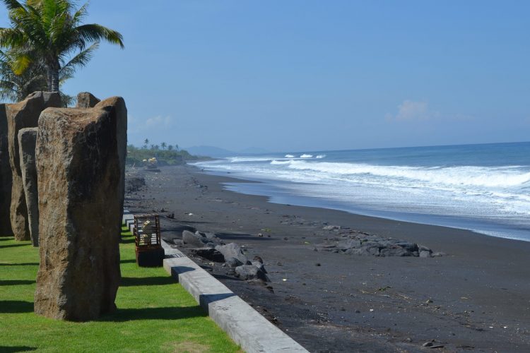 Wisata Pantai Purnama via Baligateway, 1. Museum Blanco Renaissance, 2. Museum Seni Agung Rai, 3. Pura Puseh Desa Batuan, 4. Candi Gunung Kawi, 5. Bali Safari &amp; Marine Park, 6. Mandala Wisata Wenara Wana, 7. Museum Puri Lukisan, 8. Museum Seni Neka, 9. Goa Gajah, 10. Pasar Sukowati, 11. Pemandian Pura Tirta Empul, 12. Bali Bird Park, 13. Elephant Safari Park, 14. Kebun Binatang Bali, 15. Air Terjun Tegenungan, 16. Bukit Campuhan, 17. Taman Kupu-Kupu Kemenuh, 18. Pura Tirta Empul, 19. Pura Taman Saraswati, 20.  Air terjun Kanto lampo, 21. Air Terjun Goa Rang Reng, 22. Desa Tegalalang, 23. Arung Jeram di Sungai Ayung, 24. Taman Nusa, 25. Pantai Lebih Gianyar, 26. Bukit Jati Waterboom, 27. Sekar Bumi Farm, 28. Wisata Bali Pulina, 29. Puri Saren Agung, 30. Puri Dalem Agung Padangtegal, 31. Wisata Desa Ubud, 32. Wisata Hidden Canyon Beji Guwang, 33. Desa Wisata Nyuh Kuning, 34. Wisata Rudana Museum, 35. Wisata Monkey Forest, 36. Wisata Tari Legong Mahabharata, 37. Wisata Pasar Tradisional Di Ubud, 38. Wisata Pasar Senggol Di Ubud, 39. Wisata Desa Celuk, 40. Wisata Pura Pegulingan di Tampaksiring, 41. Wisata Pura Bukit Camplung, 42. Pura Kebo Edan, 43. Pura Dalem Sidan, 44. Wisata Desa Sidan, 45. Wisata Pantai Siyut, 46. Wisata Pantai Secret Ketewel, 47. Wisata Pura Dharma Durga Kutri, 48. Museum Pendet di Ubud, 49. Wisata Pantai Cucukan, 50. Wisata Goa Garba, 51. Wisata Desa Petulu, 52. Wisata Relief Yeh Pulu, 53. Wisata Tari Barong, 54. Wisata Candi Tebing, 55. Wisata Pantai Purnama