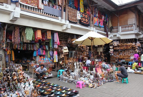 Wisata Pasar Tradisional di Ubud, 1. Museum Blanco Renaissance, 2. Museum Seni Agung Rai, 3. Pura Puseh Desa Batuan, 4. Candi Gunung Kawi, 5. Bali Safari &amp; Marine Park, 6. Mandala Wisata Wenara Wana, 7. Museum Puri Lukisan, 8. Museum Seni Neka, 9. Goa Gajah, 10. Pasar Sukowati, 11. Pemandian Pura Tirta Empul, 12. Bali Bird Park, 13. Elephant Safari Park, 14. Kebun Binatang Bali, 15. Air Terjun Tegenungan, 16. Bukit Campuhan, 17. Taman Kupu-Kupu Kemenuh, 18. Pura Tirta Empul, 19. Pura Taman Saraswati, 20.  Air terjun Kanto lampo, 21. Air Terjun Goa Rang Reng, 22. Desa Tegalalang, 23. Arung Jeram di Sungai Ayung, 24. Taman Nusa, 25. Pantai Lebih Gianyar, 26. Bukit Jati Waterboom, 27. Sekar Bumi Farm, 28. Wisata Bali Pulina, 29. Puri Saren Agung, 30. Puri Dalem Agung Padangtegal, 31. Wisata Desa Ubud, 32. Wisata Hidden Canyon Beji Guwang, 33. Desa Wisata Nyuh Kuning, 34. Wisata Rudana Museum, 35. Wisata Monkey Forest, 36. Wisata Tari Legong Mahabharata, 37. Wisata Pasar Tradisional Di Ubud, 38. Wisata Pasar Senggol Di Ubud, 39. Wisata Desa Celuk, 40. Wisata Pura Pegulingan di Tampaksiring, 41. Wisata Pura Bukit Camplung, 42. Pura Kebo Edan, 43. Pura Dalem Sidan, 44. Wisata Desa Sidan, 45. Wisata Pantai Siyut, 46. Wisata Pantai Secret Ketewel, 47. Wisata Pura Dharma Durga Kutri, 48. Museum Pendet di Ubud, 49. Wisata Pantai Cucukan, 50. Wisata Goa Garba, 51. Wisata Desa Petulu, 52. Wisata Relief Yeh Pulu, 53. Wisata Tari Barong, 54. Wisata Candi Tebing, 55. Wisata Pantai Purnama