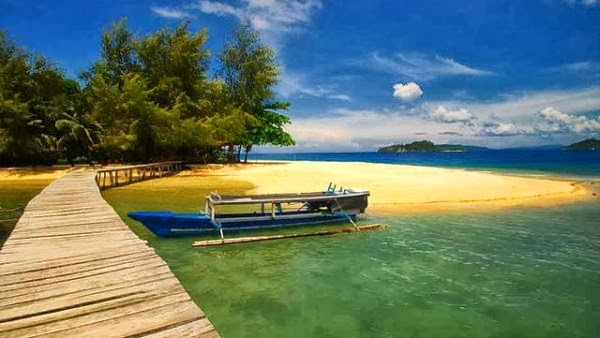 Wisata Pulau Bitila Gorontalo, 1. TIARA Water Park, 2. Pantai Ratu, 3. Benteng Ulanta, 4. Pantai TAMENDAO, 5. Desa Wisata Religi Buboho Bongo, 6. Pulo Cinta Gorontalo, 7. Air Terjun Hiyaliyo Da’a, 8. Air Terjun Permai Taludaa, 9. Pantai Kurenai, 10. Pantai Dunu, 11. Wisata Laut Olele, 12. Pulau Saronde, 13. Pantai Mananggu, 14. Air Terjun Tenilo, 15. Pantai Tenilo, 16. Pantai Bolihutuo, 17. Desa Suku Bajo (Desa Torosiaje), 18. Benteng Otanaha, 19. Wisata Bahari Hiu Paus, 20. Monumen Nani Wartabone, 21. Pantai Pasir Putih Leato, 22. Menara Keagungan Limboto, 23. Pemandian Air Panas Lombongo, 24. Pantai Tangga 2000, 25. Air Terjun Ayuhulalo, 26. Pantai Indah Boalemo, 27. Pusat Karawo, 28. Pantai Botutonuo, 29. Pacuan Karapan Sapi, 30. Teluk Tomini, 31. Kolam Renang Potanga, 32. Pulau Bitila, 33. Wisata Pentadio Resort, 34. Rumah Adat Gorontalo, 35. Wisata Bukit Layang Gorontalo, 36. Masjid Walima Emas Gorontalo, 37. Danau Perintis, 38. Pulau Diyonumo, 39. Danau Limboto, 40. Taman Nasional Bogani Nani Wartabone Gorontalo