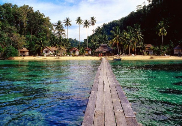 Wisata Teluk Tomini Gorontalo, 1. TIARA Water Park, 2. Pantai Ratu, 3. Benteng Ulanta, 4. Pantai TAMENDAO, 5. Desa Wisata Religi Buboho Bongo, 6. Pulo Cinta Gorontalo, 7. Air Terjun Hiyaliyo Da’a, 8. Air Terjun Permai Taludaa, 9. Pantai Kurenai, 10. Pantai Dunu, 11. Wisata Laut Olele, 12. Pulau Saronde, 13. Pantai Mananggu, 14. Air Terjun Tenilo, 15. Pantai Tenilo, 16. Pantai Bolihutuo, 17. Desa Suku Bajo (Desa Torosiaje), 18. Benteng Otanaha, 19. Wisata Bahari Hiu Paus, 20. Monumen Nani Wartabone, 21. Pantai Pasir Putih Leato, 22. Menara Keagungan Limboto, 23. Pemandian Air Panas Lombongo, 24. Pantai Tangga 2000, 25. Air Terjun Ayuhulalo, 26. Pantai Indah Boalemo, 27. Pusat Karawo, 28. Pantai Botutonuo, 29. Pacuan Karapan Sapi, 30. Teluk Tomini, 31. Kolam Renang Potanga, 32. Pulau Bitila, 33. Wisata Pentadio Resort, 34. Rumah Adat Gorontalo, 35. Wisata Bukit Layang Gorontalo, 36. Masjid Walima Emas Gorontalo, 37. Danau Perintis, 38. Pulau Diyonumo, 39. Danau Limboto, 40. Taman Nasional Bogani Nani Wartabone Gorontalo