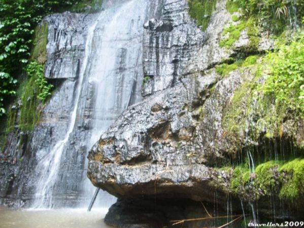 Basah-basahan di Air Terjun Kucur via travellersblitar, 1. Gunung Wilis, 2. Wisata Alam Grape, 3. Waduk Bening Widas, 4. Waduk Kedungbrubus, 5. Taman Wisata Gunung Kendil, 6. Air Terjun Banyulawe Dong, 7. Air Terjun Kucur, 8. Air Terjun Seweru, 9. Air Terjun Krecekan Denu, 10. Taman Rekreasi Wisata Umbul