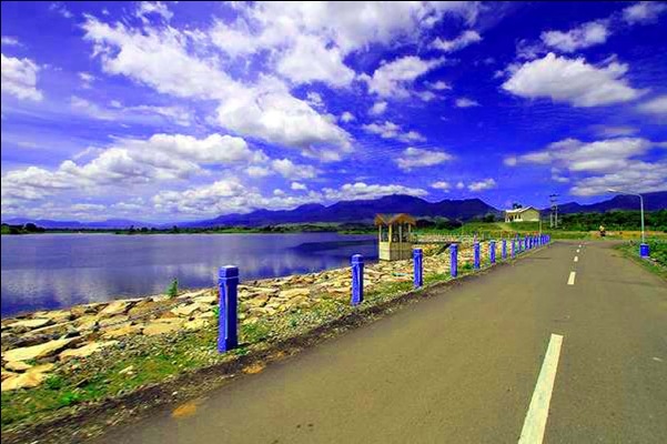 Liburan ke Waduk Kedungbrubus, 1. Gunung Wilis, 2. Wisata Alam Grape, 3. Waduk Bening Widas, 4. Waduk Kedungbrubus, 5. Taman Wisata Gunung Kendil, 6. Air Terjun Banyulawe Dong, 7. Air Terjun Kucur, 8. Air Terjun Seweru, 9. Air Terjun Krecekan Denu, 10. Taman Rekreasi Wisata Umbul