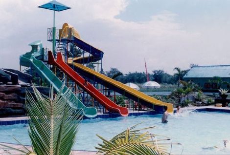 Taman Wisata Tirtonirmolo Madiun