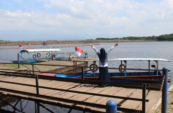 Waduk Bening Widas via @ratihmarta, 1. Gunung Wilis, 2. Wisata Alam Grape, 3. Waduk Bening Widas, 4. Waduk Kedungbrubus, 5. Taman Wisata Gunung Kendil, 6. Air Terjun Banyulawe Dong, 7. Air Terjun Kucur, 8. Air Terjun Seweru, 9. Air Terjun Krecekan Denu, 10. Taman Rekreasi Wisata Umbul
