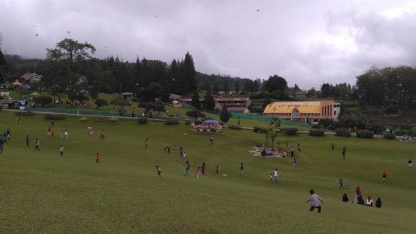 Bersantai di Bukit Kubu Berastagi, 1. Objek Wisata Bukit Gundaling, 2. Destinasi Wisata Desa Peceren, 3. Liburan Seru ke Taman Alam Lumbini, 4. Wisata Sejarah di Museum Pusaka Karo Berastagi, 5. Mengunjungi Gunung Sinabung, 6. Pemandian Air Panas Lau Sidebuk – Debuk, 7. Wahana Liburan Funland Mickey Holiday, 8. Bersantai di Bukit Kubu Berastagi, 9. Menikmati Sajian Wisata Kuliner di Panatapan, 10. Pasar Buah Berastagi, 11. Spot Wisata Danau Lau Kawar, 12. Wisata Alami Air Terjun Sikulikap, 13. Gereja Inkultruratif Karo Santo Fransiskus Asisi, 14. Gundaling Farm Berastagi, 15. Berkunjung ke Kebun Raya Tongkoh, 16. Mengunjungi Kampung Tradisional Desa Lingga, 17. Trekking ke Gunung Sibayak, 18. Air Terjun Dua Warna Nan Eksotis, 19. Objek Wisata Alam Air Terjun Batu Belah, 20. Sinabung Hill Resort, 21. Penatapan, 22. Rindu Alam Resort, 23. Kebun Madu Efi, 24. Sapo Juma