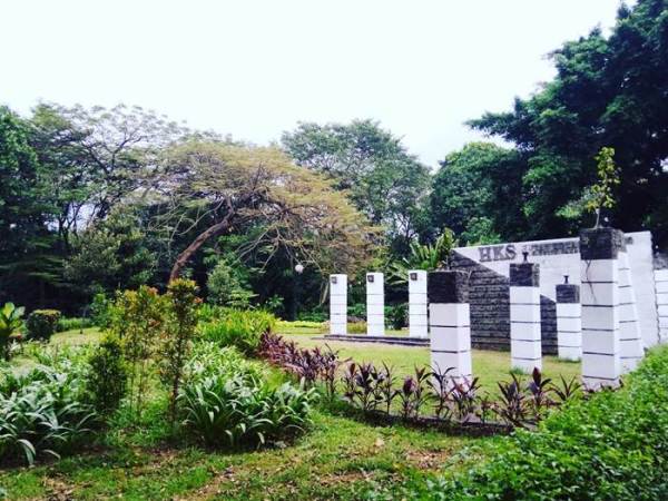 Hutan Kota Srengseng via @hudi_bits, 1. Taman Margasatwa Ragunan, 2. Tebet Eco Park, 3. Taman Menteng, 4. Kidzania Jakarta, 5. Museum Layang-layang Indonesia, 6. Playparq Kemang, 7. KidCity Transmart Cilandak, 8. Taman Langsat, 9. Taman Spathodea, 10. Hauwke’s Auto Gallery, 11. Setu Babakan, 12. Museum Basoeki Abdullah, 13. Pusat Primata Schmutzer Jakarta, 14. Taman Tabebuya, 15. Museum Satria Mandala, 16. Pondok Indah Water Park, 17. Museum di Tengah Kebun, 18. Taman Ayodia, 19. The Playground, 20. Komunitas Salihara, 21. Museum Harry Darsono, 22. Monumen Patung Dirgantara ‘Tugu Pancoran Tebet’, 23. Taman Literasi Martha Christina Tiahahu, 24. Taman Mataram, 25. Kampung Main Cipulir, 26. Hutan Kota Srengseng Sawah, 27. The Escape Hunt (Tutup), 28. Taman Sepat Pasar Minggu, 28. Taman Tangkuban Perahu, 30. PINISI EDUTAINMENT PARK, 31. Speedy Karting Pancoran (Tutup), 32. Taman Dadap Merah, 33. Flight Experience Gandaria (Tutup), 34. Belanja di Kota Kasablanka, 35. Pasar Santa, 36. Jimbaran Outdoor Tanah Abang, 37. Kemang Food Festival, 38. Rooftop Lucy in The Sky, 39. Taman Tanjung, 40. Museum Reksa Artha