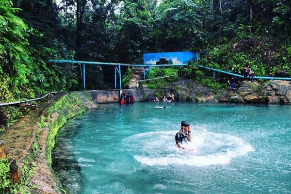 Manigom Nauli Siamlungun via pariwisata sumut, 1. Taman Hewan Pematang Siantar, 2. Patung Dewi Kwan Im – Vihara Avalokitesvara, 3. Siantar Waterpark, 4. AIR TERJUN TURUNAN BUHIT (JABEL), 5. Air Terjun Tonduhan, 6. Air Terjun Mamabu, 7. Kebun Teh Sidamanik, 8. Pemandian Alam Aek Manik, 9. Air Terjun Bah Biak, 10. Taman BEO, 11. Pemandian Alam Swimbath, 12. Air Terjun Sampuran Widuri, 13. Museum Zoologi, 14. Museum Simalungun, 15. Pemandian Alam Sejuk (PAS), 17. Martoba Water Park, 18. Tugu Becak Pematang Siantar, 19. Air Terjun Sijambe, 20. Air Terjun Sipitu Tikka, 21. Pemandian Karang Anyar , 22. Bukit Indah Simarjarunjung, 23. Pemandian Pulau Batu, 24. Lapangan Merdeka Siantar – Taman Bunga, 25. PONDOK TEPI SAWAH