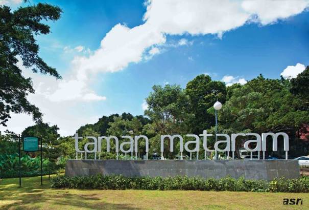 Menyejukkan Pikiran di Taman Mataram via majalahasri, 1. Taman Margasatwa Ragunan, 2. Tebet Eco Park, 3. Taman Menteng, 4. Kidzania Jakarta, 5. Museum Layang-layang Indonesia, 6. Playparq Kemang, 7. KidCity Transmart Cilandak, 8. Taman Langsat, 9. Taman Spathodea, 10. Hauwke’s Auto Gallery, 11. Setu Babakan, 12. Museum Basoeki Abdullah, 13. Pusat Primata Schmutzer Jakarta, 14. Taman Tabebuya, 15. Museum Satria Mandala, 16. Pondok Indah Water Park, 17. Museum di Tengah Kebun, 18. Taman Ayodia, 19. The Playground, 20. Komunitas Salihara, 21. Museum Harry Darsono, 22. Monumen Patung Dirgantara ‘Tugu Pancoran Tebet’, 23. Taman Literasi Martha Christina Tiahahu, 24. Taman Mataram, 25. Kampung Main Cipulir, 26. Hutan Kota Srengseng Sawah, 27. The Escape Hunt (Tutup), 28. Taman Sepat Pasar Minggu, 28. Taman Tangkuban Perahu, 30. PINISI EDUTAINMENT PARK, 31. Speedy Karting Pancoran (Tutup), 32. Taman Dadap Merah, 33. Flight Experience Gandaria (Tutup), 34. Belanja di Kota Kasablanka, 35. Pasar Santa, 36. Jimbaran Outdoor Tanah Abang, 37. Kemang Food Festival, 38. Rooftop Lucy in The Sky, 39. Taman Tanjung, 40. Museum Reksa Artha