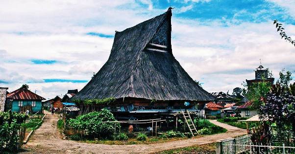 Mengunjungi Kampung Tradisional Desa Lingga, 1. Objek Wisata Bukit Gundaling, 2. Destinasi Wisata Desa Peceren, 3. Liburan Seru ke Taman Alam Lumbini, 4. Wisata Sejarah di Museum Pusaka Karo Berastagi, 5. Mengunjungi Gunung Sinabung, 6. Pemandian Air Panas Lau Sidebuk – Debuk, 7. Wahana Liburan Funland Mickey Holiday, 8. Bersantai di Bukit Kubu Berastagi, 9. Menikmati Sajian Wisata Kuliner di Panatapan, 10. Pasar Buah Berastagi, 11. Spot Wisata Danau Lau Kawar, 12. Wisata Alami Air Terjun Sikulikap, 13. Gereja Inkultruratif Karo Santo Fransiskus Asisi, 14. Gundaling Farm Berastagi, 15. Berkunjung ke Kebun Raya Tongkoh, 16. Mengunjungi Kampung Tradisional Desa Lingga, 17. Trekking ke Gunung Sibayak, 18. Air Terjun Dua Warna Nan Eksotis, 19. Objek Wisata Alam Air Terjun Batu Belah, 20. Sinabung Hill Resort, 21. Penatapan, 22. Rindu Alam Resort, 23. Kebun Madu Efi, 24. Sapo Juma