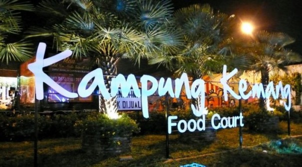Ngunyah di Kemang Food Festival, 1. Monumen Nasional (Tugu Monas), 2. Taman Mini Indonesia Indah (TMII), 3. Tebet Eco Park, 4. Taman Impian Jaya Ancol, 5. Dufan (Dunia Fantasi), 6. Taman Margasatwa Ragunan, 7. Pulau Tidung, 8. Ocean Ecopark, 9. Atlantis Water Adventure, 10. Pulau Bidadari, 11. Tribeca Park, 12. Pasar Seni, 13. Jembatan Kota Intan, 14. Museum Sejarah Jakarta, 15. Museum Bank Indonesia, 16. Ice Skating di Sky Rink, 17. KidZania Jakarta, 18. Kota Tua Jakarta, 19. Grand Indonesia Mall, 20. Masjid Istiqlal, 21. Gereja Katedral Jakarta, 22. Pasar Taman Puring, 23. Taman Suropati Jakarta, 24. Museum Nasional, 25. Pasar Tanah Abang, 26. Pecinan Glodok Jakarta, 27. Sea World Indonesia, 28. Setu Babakan Jakarta, 29. Wisata Mangrove Jakarta, 30. Taman Ayodia, 31. Taman Hutan Kota Penjaringan, 32. Cibugary Farm – Wisata Edukasi Cibugary, 33. Hauwke’s Auto Gallery Kayak Museum Angkut di Malang, 34. Pondok Indah Water Park, 35. The Escape Hunt (Tutup Permanen), 36. Kemang Food Festival (Tutup), 37. Taman Kepulauan Seribu, 38. Wisata Pendidikan Pinisi, 39. Flight Experience Gandaria (Tutup Permanen), 40. Tamasya di Taman Tabebuya, 41. Museum Satria Mandala, 42. Liburan ke Museum di Tengah Kebun, 43. Kampung Main Cipulir, 44. Taman Situ Lembang, 45. Taman Ismail Marzuki, 46. Museum Joang ‘45, 47. Freedom Library (Tutup Permanen), 48. Galeri Indonesia Kaya, 49. Taman Menteng, 50. Museum Macan, 51. Museum Wayang, 52. Klenteng Jin De Yuan, 53. Museum Tekstil, 54. Rumah Si Pitung, 55. Pantai Marunda, 56. Waterbom PIK (Tutup Permanen), 57. Alive Museum Jakarta, 58. Museum Bahari, 59. Pulau Semak Daun, 60. Pulau Pramuka, 61. Pulau Kelapa, 62. Bricks 4 Kidz, 63. Museum Perangko Indonesia, 64. Taman Agrowisata Cilangkap