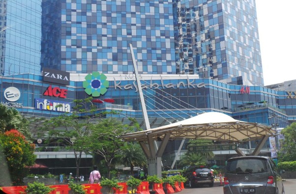 Objek Wisata Belanja Kota Kasablanka di Tebet, 1. Taman Margasatwa Ragunan, 2. Tebet Eco Park, 3. Taman Menteng, 4. Kidzania Jakarta, 5. Museum Layang-layang Indonesia, 6. Playparq Kemang, 7. KidCity Transmart Cilandak, 8. Taman Langsat, 9. Taman Spathodea, 10. Hauwke’s Auto Gallery, 11. Setu Babakan, 12. Museum Basoeki Abdullah, 13. Pusat Primata Schmutzer Jakarta, 14. Taman Tabebuya, 15. Museum Satria Mandala, 16. Pondok Indah Water Park, 17. Museum di Tengah Kebun, 18. Taman Ayodia, 19. The Playground, 20. Komunitas Salihara, 21. Museum Harry Darsono, 22. Monumen Patung Dirgantara ‘Tugu Pancoran Tebet’, 23. Taman Literasi Martha Christina Tiahahu, 24. Taman Mataram, 25. Kampung Main Cipulir, 26. Hutan Kota Srengseng Sawah, 27. The Escape Hunt (Tutup), 28. Taman Sepat Pasar Minggu, 28. Taman Tangkuban Perahu, 30. PINISI EDUTAINMENT PARK, 31. Speedy Karting Pancoran (Tutup), 32. Taman Dadap Merah, 33. Flight Experience Gandaria (Tutup), 34. Belanja di Kota Kasablanka, 35. Pasar Santa, 36. Jimbaran Outdoor Tanah Abang, 37. Kemang Food Festival, 38. Rooftop Lucy in The Sky, 39. Taman Tanjung, 40. Museum Reksa Artha