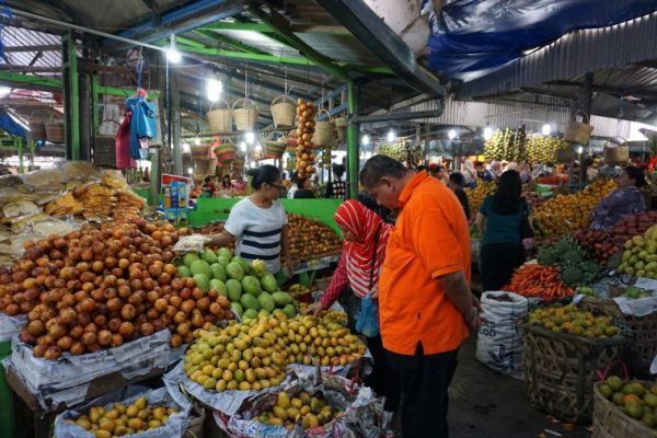 Pasar Buah Berastagi, 1. Objek Wisata Bukit Gundaling, 2. Destinasi Wisata Desa Peceren, 3. Liburan Seru ke Taman Alam Lumbini, 4. Wisata Sejarah di Museum Pusaka Karo Berastagi, 5. Mengunjungi Gunung Sinabung, 6. Pemandian Air Panas Lau Sidebuk – Debuk, 7. Wahana Liburan Funland Mickey Holiday, 8. Bersantai di Bukit Kubu Berastagi, 9. Menikmati Sajian Wisata Kuliner di Panatapan, 10. Pasar Buah Berastagi, 11. Spot Wisata Danau Lau Kawar, 12. Wisata Alami Air Terjun Sikulikap, 13. Gereja Inkultruratif Karo Santo Fransiskus Asisi, 14. Gundaling Farm Berastagi, 15. Berkunjung ke Kebun Raya Tongkoh, 16. Mengunjungi Kampung Tradisional Desa Lingga, 17. Trekking ke Gunung Sibayak, 18. Air Terjun Dua Warna Nan Eksotis, 19. Objek Wisata Alam Air Terjun Batu Belah, 20. Sinabung Hill Resort, 21. Penatapan, 22. Rindu Alam Resort, 23. Kebun Madu Efi, 24. Sapo Juma