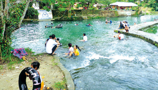 Pemandian Alam Sejuk (PAS) via Gadangsari, 1. Taman Hewan Pematang Siantar, 2. Patung Dewi Kwan Im – Vihara Avalokitesvara, 3. Siantar Waterpark, 4. AIR TERJUN TURUNAN BUHIT (JABEL), 5. Air Terjun Tonduhan, 6. Air Terjun Mamabu, 7. Kebun Teh Sidamanik, 8. Pemandian Alam Aek Manik, 9. Air Terjun Bah Biak, 10. Taman BEO, 11. Pemandian Alam Swimbath, 12. Air Terjun Sampuran Widuri, 13. Museum Zoologi, 14. Museum Simalungun, 15. Pemandian Alam Sejuk (PAS), 17. Martoba Water Park, 18. Tugu Becak Pematang Siantar, 19. Air Terjun Sijambe, 20. Air Terjun Sipitu Tikka, 21. Pemandian Karang Anyar , 22. Bukit Indah Simarjarunjung, 23. Pemandian Pulau Batu, 24. Lapangan Merdeka Siantar – Taman Bunga, 25. PONDOK TEPI SAWAH