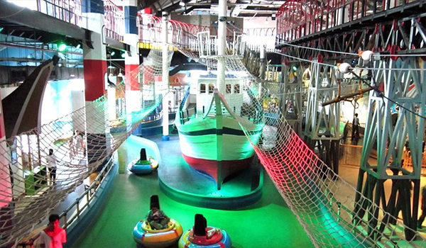 Wisata Pendidikan Pinisi via Newsmedia, 1. Monumen Nasional (Tugu Monas), 2. Taman Mini Indonesia Indah (TMII), 3. Tebet Eco Park, 4. Taman Impian Jaya Ancol, 5. Dufan (Dunia Fantasi), 6. Taman Margasatwa Ragunan, 7. Pulau Tidung, 8. Ocean Ecopark, 9. Atlantis Water Adventure, 10. Pulau Bidadari, 11. Tribeca Park, 12. Pasar Seni, 13. Jembatan Kota Intan, 14. Museum Sejarah Jakarta, 15. Museum Bank Indonesia, 16. Ice Skating di Sky Rink, 17. KidZania Jakarta, 18. Kota Tua Jakarta, 19. Grand Indonesia Mall, 20. Masjid Istiqlal, 21. Gereja Katedral Jakarta, 22. Pasar Taman Puring, 23. Taman Suropati Jakarta, 24. Museum Nasional, 25. Pasar Tanah Abang, 26. Pecinan Glodok Jakarta, 27. Sea World Indonesia, 28. Setu Babakan Jakarta, 29. Wisata Mangrove Jakarta, 30. Taman Ayodia, 31. Taman Hutan Kota Penjaringan, 32. Cibugary Farm – Wisata Edukasi Cibugary, 33. Hauwke’s Auto Gallery Kayak Museum Angkut di Malang, 34. Pondok Indah Water Park, 35. The Escape Hunt (Tutup Permanen), 36. Kemang Food Festival (Tutup), 37. Taman Kepulauan Seribu, 38. Wisata Pendidikan Pinisi, 39. Flight Experience Gandaria (Tutup Permanen), 40. Tamasya di Taman Tabebuya, 41. Museum Satria Mandala, 42. Liburan ke Museum di Tengah Kebun, 43. Kampung Main Cipulir, 44. Taman Situ Lembang, 45. Taman Ismail Marzuki, 46. Museum Joang ‘45, 47. Freedom Library (Tutup Permanen), 48. Galeri Indonesia Kaya, 49. Taman Menteng, 50. Museum Macan, 51. Museum Wayang, 52. Klenteng Jin De Yuan, 53. Museum Tekstil, 54. Rumah Si Pitung, 55. Pantai Marunda, 56. Waterbom PIK (Tutup Permanen), 57. Alive Museum Jakarta, 58. Museum Bahari, 59. Pulau Semak Daun, 60. Pulau Pramuka, 61. Pulau Kelapa, 62. Bricks 4 Kidz, 63. Museum Perangko Indonesia, 64. Taman Agrowisata Cilangkap