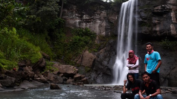 1. Air Terjun Sri Gethuk yang Indahnya Bikin Melongo , 2. Wisata Air Terjun Banyunibo, 3. Air Terjun Kedung Kandang, 4. Curug Gedhe yang Seru Buat Nyebur, 5. Kiendahan Curug Sidoharjo, 6. Liburan Seru di Air Terjun Luweng Sampang, 7. Air Terjun Lepo Bikin Lupo Waktu, 8. Air Terjun Kembang Soka yang Bisa Mandi Suka-suka, 9. Air Terjun Pantai Jogan, 10. Air Terjun Grojogan Sewu, 11. Air Terjun Tlogo Muncar Kaliurang, 12. Keindahan Air Terjun Jurang Pulosari yang masih Perawan, 13. Objek Wisata Alam Air Terjun Randusari, 14. Liburan ke Air Terjun Kedung Pengilon, 15. Menjamah Air Terjun Perawan Sidoharjo, 16. Air Terjun Kedung Pedut, 17. Air Terjun Setawing, 18. Taman Sungai Mudal, 19. Air Terjun Kedung Bendo, 20. Air Terjun Seribu Batu, 21. Air Terjun Tuwondo, 22. Menenangkan pikiran di Air Terjun Indah Gedangsari, 23. Wisata Alam Grojogan Pucung, 24. Air Terjun Pantai Unik di Jogan, 25. Wisata Alam plus Religi di Air Terjun Goa Selarong, 26. Curug Watu Jonggol, 27. Air Terjun Parangtritis