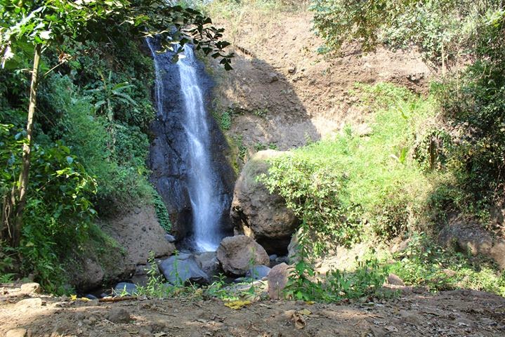 1. Air Terjun Tretes, 2. Candi Ngrimbi, 3. Goa Sigolo – Golo, 4. Goa Sriti, 5. Kedung Cinet, 6. Klenteng Hong San Kiong, 7. Gereja Mojowarno, 8. Makam Gunung Kuncung, 9. Sendang Made, 10. Sumber Penganten, 11. Tirta Wisata Keplaksari, 12. Dam Karet Sungai Brantas, 13. Masjid Agung Jombang, 14. Kelenteng Boo Hway Bio, 15. Segolo – Golo Eco Park, 16. Downhill Wana Wisata Panglungan, 17. Taman Kebon Ratu, 18. Kampoeng Djawi, 19. Kampung Durian, 20. Wana Wisata Air Sumberboto, 21. Kedung Sewu, 22. Air Terjun Sekar Pundak Sari, 23. Air Terjun Selo Lapis, 24. Air Terjun Grenjeng, 25. Air Terjun Sanggar, 26. Air Terjun Sikelip, 27. Alun – Alun Kota Jombang, 28. Ringin Contong, 29. Wisata Pujasera Kebon Rojo, 30. Air Terjun Sanggar, 31. Bukit Seloringgit, 32. Sendang Tlimo, 33. Alas Gedangan Mojoagung, 34. Waduk Jambe, 35. Embung Kudu, 36. Air Terjun Ngebleng, 37. Wisata Alam Banyu Mili, 38. Taman Ponggok Banjarsari, 39. Bukit Hijau Carangwulung, 40. Wisata Bale Tani Jombang, 41. Masjid Dr. H. Moeldoko, 42. Kawasan Makam Gus Dur, 43. Aquatics Pool, 44. Tirta Agung, 45. Banyu Biru