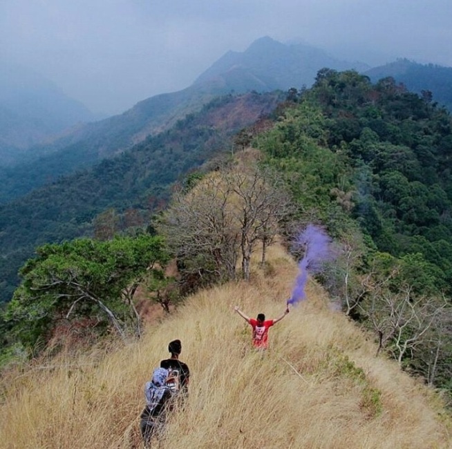 1. Air Terjun Tretes, 2. Candi Ngrimbi, 3. Goa Sigolo – Golo, 4. Goa Sriti, 5. Kedung Cinet, 6. Klenteng Hong San Kiong, 7. Gereja Mojowarno, 8. Makam Gunung Kuncung, 9. Sendang Made, 10. Sumber Penganten, 11. Tirta Wisata Keplaksari, 12. Dam Karet Sungai Brantas, 13. Masjid Agung Jombang, 14. Kelenteng Boo Hway Bio, 15. Segolo – Golo Eco Park, 16. Downhill Wana Wisata Panglungan, 17. Taman Kebon Ratu, 18. Kampoeng Djawi, 19. Kampung Durian, 20. Wana Wisata Air Sumberboto, 21. Kedung Sewu, 22. Air Terjun Sekar Pundak Sari, 23. Air Terjun Selo Lapis, 24. Air Terjun Grenjeng, 25. Air Terjun Sanggar, 26. Air Terjun Sikelip, 27. Alun – Alun Kota Jombang, 28. Ringin Contong, 29. Wisata Pujasera Kebon Rojo, 30. Air Terjun Sanggar, 31. Bukit Seloringgit, 32. Sendang Tlimo, 33. Alas Gedangan Mojoagung, 34. Waduk Jambe, 35. Embung Kudu, 36. Air Terjun Ngebleng, 37. Wisata Alam Banyu Mili, 38. Taman Ponggok Banjarsari, 39. Bukit Hijau Carangwulung, 40. Wisata Bale Tani Jombang, 41. Masjid Dr. H. Moeldoko, 42. Kawasan Makam Gus Dur, 43. Aquatics Pool, 44. Tirta Agung, 45. Banyu Biru