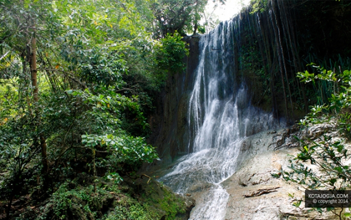 1. Air Terjun Sri Gethuk yang Indahnya Bikin Melongo , 2. Wisata Air Terjun Banyunibo, 3. Air Terjun Kedung Kandang, 4. Curug Gedhe yang Seru Buat Nyebur, 5. Kiendahan Curug Sidoharjo, 6. Liburan Seru di Air Terjun Luweng Sampang, 7. Air Terjun Lepo Bikin Lupo Waktu, 8. Air Terjun Kembang Soka yang Bisa Mandi Suka-suka, 9. Air Terjun Pantai Jogan, 10. Air Terjun Grojogan Sewu, 11. Air Terjun Tlogo Muncar Kaliurang, 12. Keindahan Air Terjun Jurang Pulosari yang masih Perawan, 13. Objek Wisata Alam Air Terjun Randusari, 14. Liburan ke Air Terjun Kedung Pengilon, 15. Menjamah Air Terjun Perawan Sidoharjo, 16. Air Terjun Kedung Pedut, 17. Air Terjun Setawing, 18. Taman Sungai Mudal, 19. Air Terjun Kedung Bendo, 20. Air Terjun Seribu Batu, 21. Air Terjun Tuwondo, 22. Menenangkan pikiran di Air Terjun Indah Gedangsari, 23. Wisata Alam Grojogan Pucung, 24. Air Terjun Pantai Unik di Jogan, 25. Wisata Alam plus Religi di Air Terjun Goa Selarong, 26. Curug Watu Jonggol, 27. Air Terjun Parangtritis
