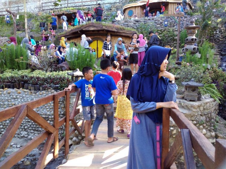 Dokar Dreamland, 1. Taman Hutan Kota Tulungagung, 2. Kampung Susu Dinasty, 3. Taman Aloon – Aloon Tulungagung, 4. Taman Kali Ngrowo, 5. Agrowisata Belimbing, 6. Pantai Kedung Tumpang, 7. Pantai Molang, 8. Pantai Popoh, 9. Pantai Sanggar, 10. Pantai Sidem, 11. Pantai Pacar, 12. Pantai Godeg, 13. Pantai Coro, 14. Tebing Banyu Mulok, 15. Jambooland Waterpark, 16. Splash Waterpark, 17. Air Terjun Jurang Senggani, 18. Air Terjun Coban Kromo, 19. Air Terjun Kedung Simin, 20. Air Terjun Alas Kandung, 21. Air Terjun Pandan Wangi, 22. Air Terjun Lawean, 23. Candi Penampihan, 24. Candi Dadi, 25. Candi Sanggrahan, 26. Nyawangan Park, 27. Telaga Ngambal, 28. Kedung Tritis, 29. Batu Gedong, 30. Bukit Jomblo, 31. Ranu Gumbolo, 32. Pantai Gerangan, 33. Pantai Brumbun, 34. Pantai Sawah Ombo, 35. Pantai Sioro, 36. Pantai Dlodo, 37. Pantai Klatak Tulungagung , 38. Berburu Sunrise di Pantai Sine, 39. Pantai Lumbung, 40. Pantai Pathok Gebang, 41. Air Terjun Parang Kikis, 42. Jurug Tejo, 43. Gunung Budeg, 44. Candi Boyolangu, 45. Goa Selomangleng, 46. Pantai Ngalur, 47. Sungai Niyama, 48. “Pusat Oleh-oleh” Sentral Kerajinan Industri Marmer, 49. Klenteng Tjoe Tik Kiong, 50. Pantai Pucang Sawit, 51. Waduk Wonorejo, 52. Dokar Dreamland, 53. Gunung Bolo, 54. Wisata Kampung Tani, 55. Goa Pasir, 56. Pantai Gemah, 57. Pantai Patuk Gebang, 58. Pantai Dadap