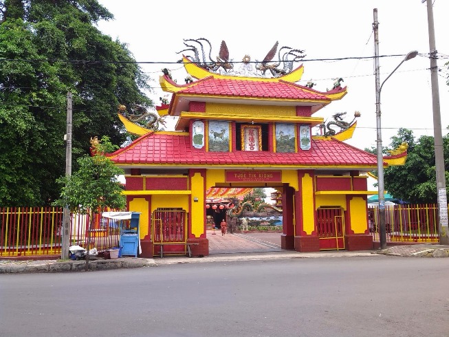 1. Taman Hutan Kota Tulungagung, 2. Kampung Susu Dinasty, 3. Taman Aloon – Aloon Tulungagung, 4. Taman Kali Ngrowo, 5. Agrowisata Belimbing, 6. Pantai Kedung Tumpang, 7. Pantai Molang, 8. Pantai Popoh, 9. Pantai Sanggar, 10. Pantai Sidem, 11. Pantai Pacar, 12. Pantai Godeg, 13. Pantai Coro, 14. Tebing Banyu Mulok, 15. Jambooland Waterpark, 16. Splash Waterpark, 17. Air Terjun Jurang Senggani, 18. Air Terjun Coban Kromo, 19. Air Terjun Kedung Simin, 20. Air Terjun Alas Kandung, 21. Air Terjun Pandan Wangi, 22. Air Terjun Lawean, 23. Candi Penampihan, 24. Candi Dadi, 25. Candi Sanggrahan, 26. Nyawangan Park, 27. Telaga Ngambal, 28. Kedung Tritis, 29. Batu Gedong, 30. Bukit Jomblo, 31. Ranu Gumbolo, 32. Pantai Gerangan, 33. Pantai Brumbun, 34. Pantai Sawah Ombo, 35. Pantai Sioro, 36. Pantai Dlodo, 37. Pantai Klatak Tulungagung , 38. Berburu Sunrise di Pantai Sine, 39. Pantai Lumbung, 40. Pantai Pathok Gebang, 41. Air Terjun Parang Kikis, 42. Jurug Tejo, 43. Gunung Budeg, 44. Candi Boyolangu, 45. Goa Selomangleng, 46. Pantai Ngalur, 47. Sungai Niyama, 48. “Pusat Oleh-oleh” Sentral Kerajinan Industri Marmer, 49. Klenteng Tjoe Tik Kiong, 50. Pantai Pucang Sawit, 51. Waduk Wonorejo, 52. Dokar Dreamland, 53. Gunung Bolo, 54. Wisata Kampung Tani, 55. Goa Pasir, 56. Pantai Gemah, 57. Pantai Patuk Gebang, 58. Pantai Dadap