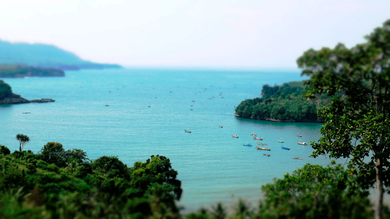 1. Taman Hutan Kota Tulungagung, 2. Kampung Susu Dinasty, 3. Taman Aloon – Aloon Tulungagung, 4. Taman Kali Ngrowo, 5. Agrowisata Belimbing, 6. Pantai Kedung Tumpang, 7. Pantai Molang, 8. Pantai Popoh, 9. Pantai Sanggar, 10. Pantai Sidem, 11. Pantai Pacar, 12. Pantai Godeg, 13. Pantai Coro, 14. Tebing Banyu Mulok, 15. Jambooland Waterpark, 16. Splash Waterpark, 17. Air Terjun Jurang Senggani, 18. Air Terjun Coban Kromo, 19. Air Terjun Kedung Simin, 20. Air Terjun Alas Kandung, 21. Air Terjun Pandan Wangi, 22. Air Terjun Lawean, 23. Candi Penampihan, 24. Candi Dadi, 25. Candi Sanggrahan, 26. Nyawangan Park, 27. Telaga Ngambal, 28. Kedung Tritis, 29. Batu Gedong, 30. Bukit Jomblo, 31. Ranu Gumbolo, 32. Pantai Gerangan, 33. Pantai Brumbun, 34. Pantai Sawah Ombo, 35. Pantai Sioro, 36. Pantai Dlodo, 37. Pantai Klatak Tulungagung , 38. Berburu Sunrise di Pantai Sine, 39. Pantai Lumbung, 40. Pantai Pathok Gebang, 41. Air Terjun Parang Kikis, 42. Jurug Tejo, 43. Gunung Budeg, 44. Candi Boyolangu, 45. Goa Selomangleng, 46. Pantai Ngalur, 47. Sungai Niyama, 48. “Pusat Oleh-oleh” Sentral Kerajinan Industri Marmer, 49. Klenteng Tjoe Tik Kiong, 50. Pantai Pucang Sawit, 51. Waduk Wonorejo, 52. Dokar Dreamland, 53. Gunung Bolo, 54. Wisata Kampung Tani, 55. Goa Pasir, 56. Pantai Gemah, 57. Pantai Patuk Gebang, 58. Pantai Dadap