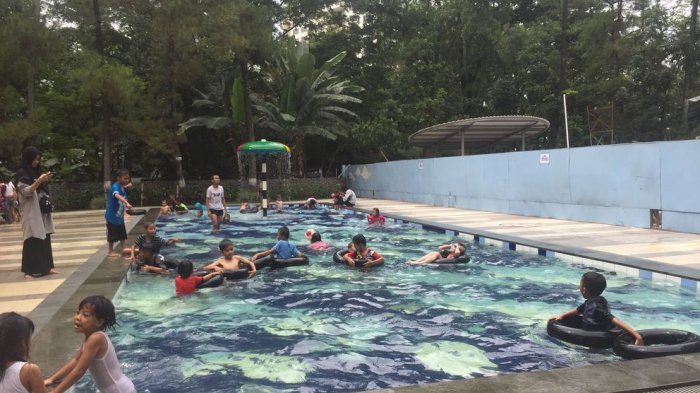 Mandi-mandi di Taman Lalu Lintas via Tribunnews, Sejarah Taman Lalu Lintas Bandung, Konsep Baru Dan Unik Di Taman Lalu Lintas, Tiket Masuk Terjangkau Kawasan Taman, Rekomendasi Wisata Kuliner Dekat Taman Lalu Lintas