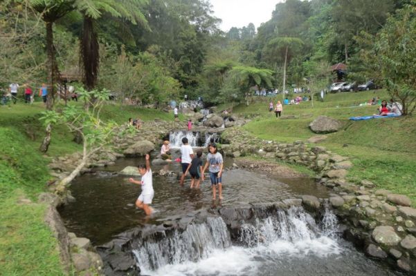 Main Air di Sungai Kebun Raya Cibodas, Lokasi Taman Cibodas, Sejarah Berdirinya Taman Cibodas, Petunjuk Arah Menuju Cibodas, Harga Tiket Masuk Taman Cibodas, Daya Tarik Kebun Raya Cibodas, Fasilitas yang Ada di Dalam Kebun Cibodas, Penginapan Juga Tersedia Disana, Wisata Lain di Dekat Taman Cibodas