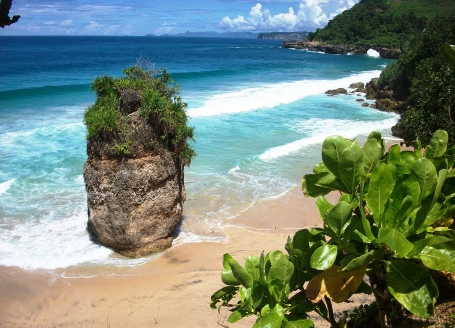 1. Taman Hutan Kota Tulungagung, 2. Kampung Susu Dinasty, 3. Taman Aloon – Aloon Tulungagung, 4. Taman Kali Ngrowo, 5. Agrowisata Belimbing, 6. Pantai Kedung Tumpang, 7. Pantai Molang, 8. Pantai Popoh, 9. Pantai Sanggar, 10. Pantai Sidem, 11. Pantai Pacar, 12. Pantai Godeg, 13. Pantai Coro, 14. Tebing Banyu Mulok, 15. Jambooland Waterpark, 16. Splash Waterpark, 17. Air Terjun Jurang Senggani, 18. Air Terjun Coban Kromo, 19. Air Terjun Kedung Simin, 20. Air Terjun Alas Kandung, 21. Air Terjun Pandan Wangi, 22. Air Terjun Lawean, 23. Candi Penampihan, 24. Candi Dadi, 25. Candi Sanggrahan, 26. Nyawangan Park, 27. Telaga Ngambal, 28. Kedung Tritis, 29. Batu Gedong, 30. Bukit Jomblo, 31. Ranu Gumbolo, 32. Pantai Gerangan, 33. Pantai Brumbun, 34. Pantai Sawah Ombo, 35. Pantai Sioro, 36. Pantai Dlodo, 37. Pantai Klatak Tulungagung , 38. Berburu Sunrise di Pantai Sine, 39. Pantai Lumbung, 40. Pantai Pathok Gebang, 41. Air Terjun Parang Kikis, 42. Jurug Tejo, 43. Gunung Budeg, 44. Candi Boyolangu, 45. Goa Selomangleng, 46. Pantai Ngalur, 47. Sungai Niyama, 48. “Pusat Oleh-oleh” Sentral Kerajinan Industri Marmer, 49. Klenteng Tjoe Tik Kiong, 50. Pantai Pucang Sawit, 51. Waduk Wonorejo, 52. Dokar Dreamland, 53. Gunung Bolo, 54. Wisata Kampung Tani, 55. Goa Pasir, 56. Pantai Gemah, 57. Pantai Patuk Gebang, 58. Pantai Dadap