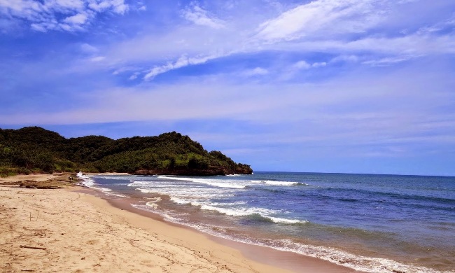 1. Taman Hutan Kota Tulungagung, 2. Kampung Susu Dinasty, 3. Taman Aloon – Aloon Tulungagung, 4. Taman Kali Ngrowo, 5. Agrowisata Belimbing, 6. Pantai Kedung Tumpang, 7. Pantai Molang, 8. Pantai Popoh, 9. Pantai Sanggar, 10. Pantai Sidem, 11. Pantai Pacar, 12. Pantai Godeg, 13. Pantai Coro, 14. Tebing Banyu Mulok, 15. Jambooland Waterpark, 16. Splash Waterpark, 17. Air Terjun Jurang Senggani, 18. Air Terjun Coban Kromo, 19. Air Terjun Kedung Simin, 20. Air Terjun Alas Kandung, 21. Air Terjun Pandan Wangi, 22. Air Terjun Lawean, 23. Candi Penampihan, 24. Candi Dadi, 25. Candi Sanggrahan, 26. Nyawangan Park, 27. Telaga Ngambal, 28. Kedung Tritis, 29. Batu Gedong, 30. Bukit Jomblo, 31. Ranu Gumbolo, 32. Pantai Gerangan, 33. Pantai Brumbun, 34. Pantai Sawah Ombo, 35. Pantai Sioro, 36. Pantai Dlodo, 37. Pantai Klatak Tulungagung , 38. Berburu Sunrise di Pantai Sine, 39. Pantai Lumbung, 40. Pantai Pathok Gebang, 41. Air Terjun Parang Kikis, 42. Jurug Tejo, 43. Gunung Budeg, 44. Candi Boyolangu, 45. Goa Selomangleng, 46. Pantai Ngalur, 47. Sungai Niyama, 48. “Pusat Oleh-oleh” Sentral Kerajinan Industri Marmer, 49. Klenteng Tjoe Tik Kiong, 50. Pantai Pucang Sawit, 51. Waduk Wonorejo, 52. Dokar Dreamland, 53. Gunung Bolo, 54. Wisata Kampung Tani, 55. Goa Pasir, 56. Pantai Gemah, 57. Pantai Patuk Gebang, 58. Pantai Dadap
